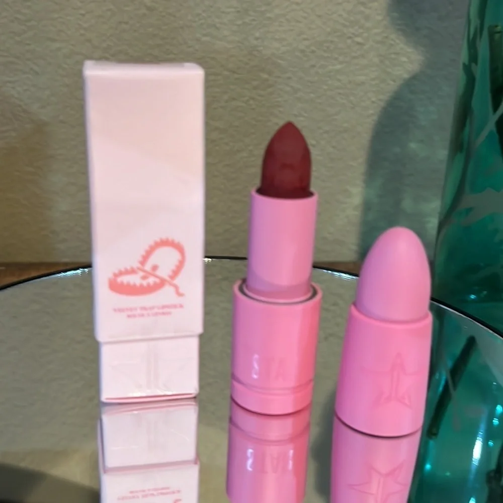 Jeffree Star Velvet Trap lipstick in color Designer Blood. New!